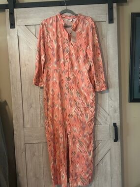 Women's Coral Patterned Jumpsuit
BNWT
Size Medium